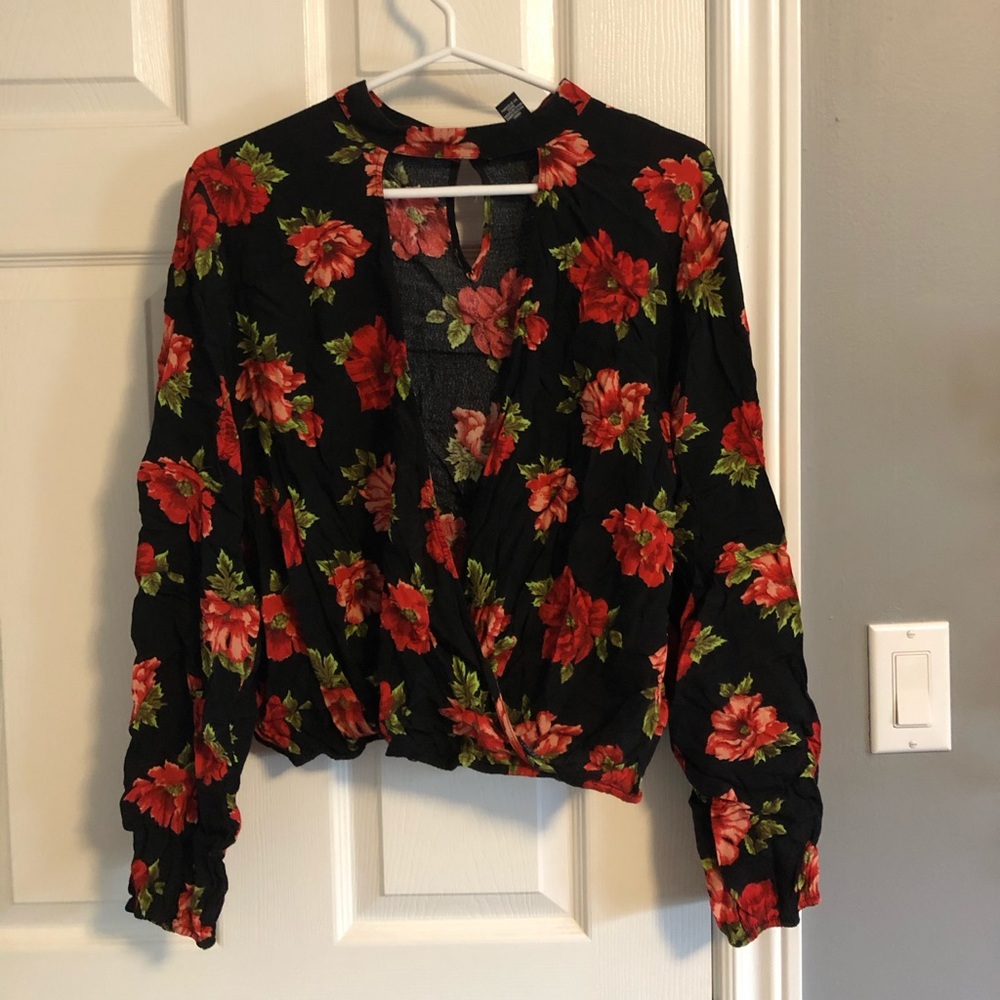 Cropped floral blouse